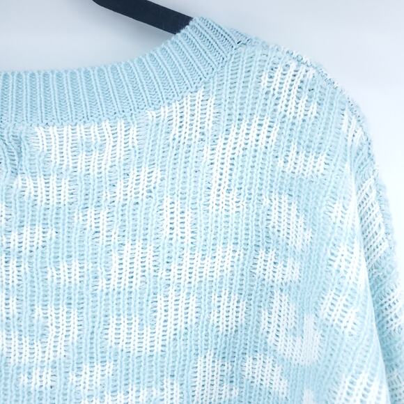 John+Jenn Cozy Modern Streetwear Soft Pastel Blue Animal Knit Pullover Sweater M - Picture 13 of 14